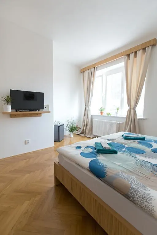 Bed And Breakfast Placzek Μπρνο