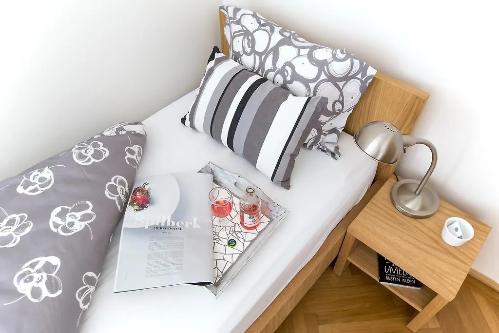 Bed And Breakfast Placzek Brünn  Panzió